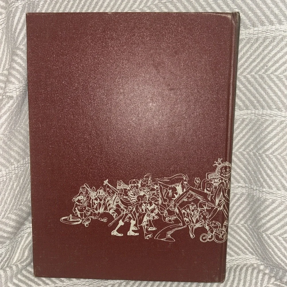VOLUNTEER UNIVERSITY OF‎ TENNESSEE 1976 YEARBOOK Blank